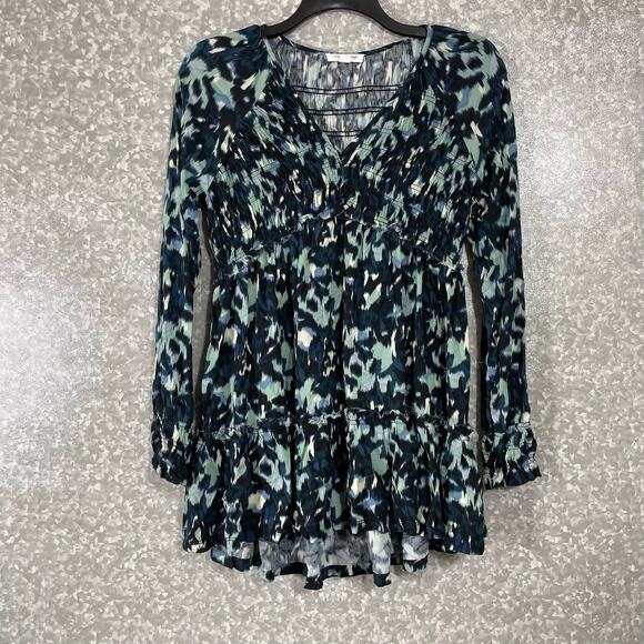 BeachLunchLounge Talia Blue Smocked Tunic Blouse - Size Small - Long Sleeves - Picture 2 of 9